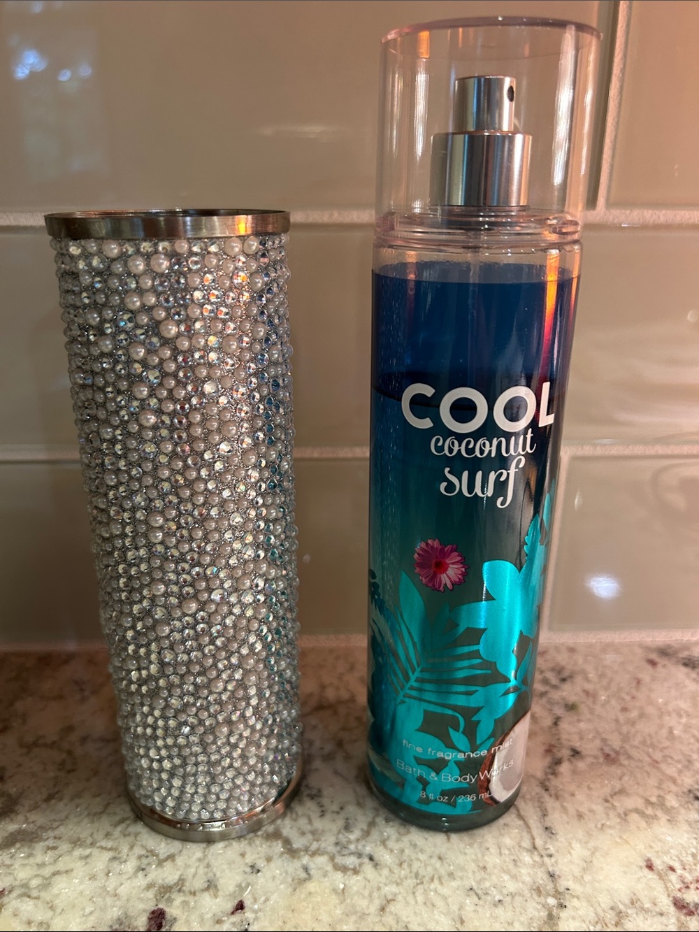 Bath & Body Works Cool Coconut Surf Mist β with silver decorative holder.
